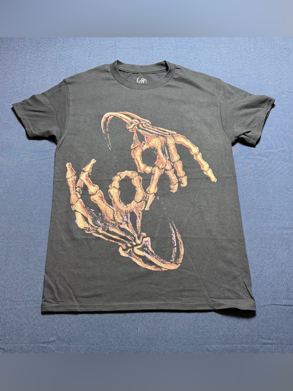 100% Cotton Size S NWOT Korn Skeleton Hands Graphic T-Shirt